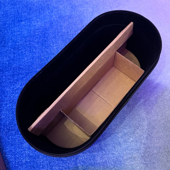 DYSON Limited Edition Sakura Cherry Airwrap Velvet Presentation Box *CASE ONLY* - Picture 5 of 6